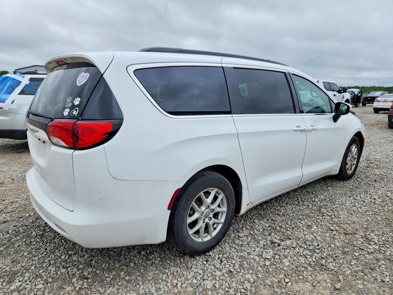 2020 Chrysler Voyager Lxi - Image 3