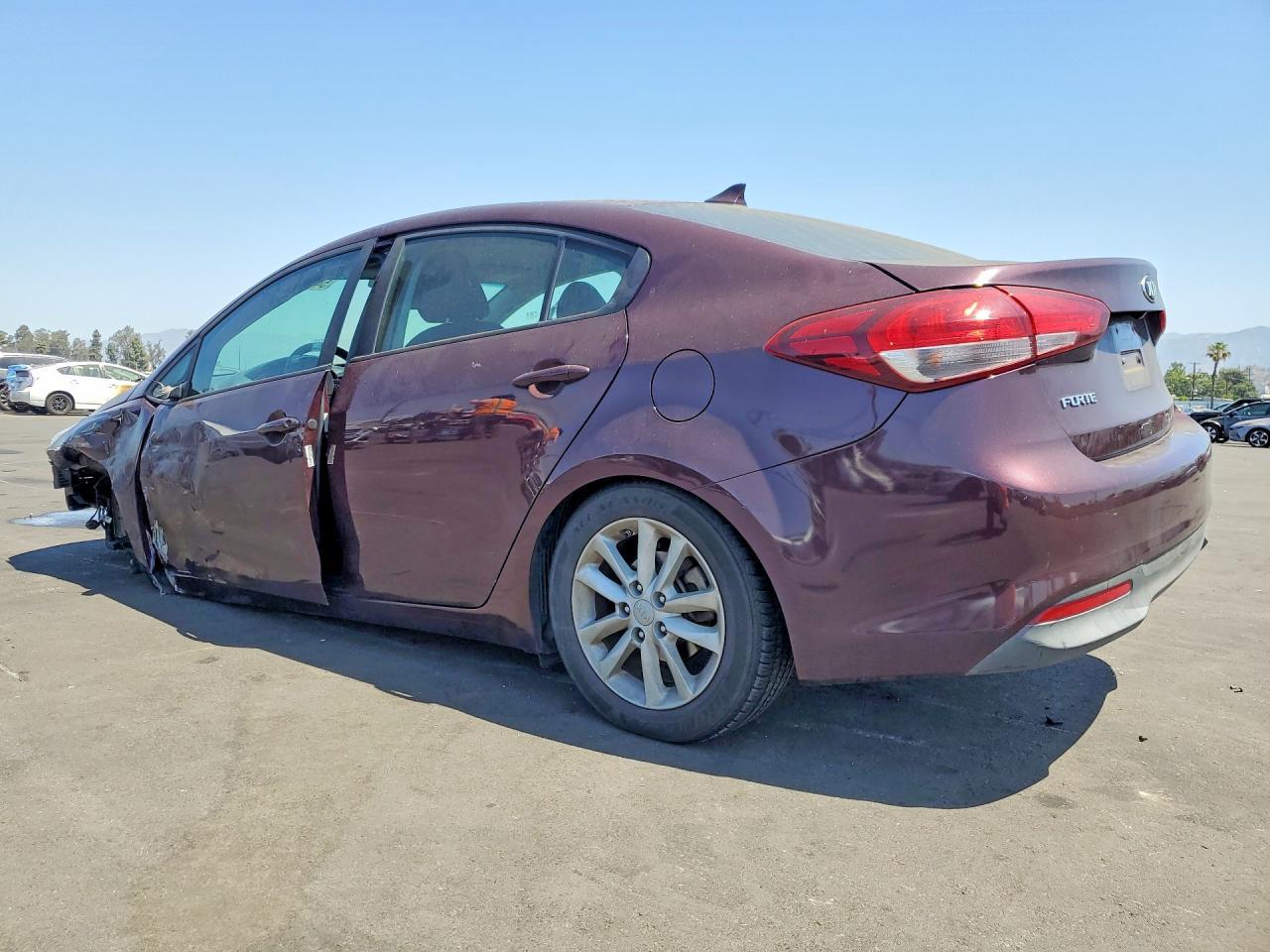 2017 Kia Forte Lx - Image 2