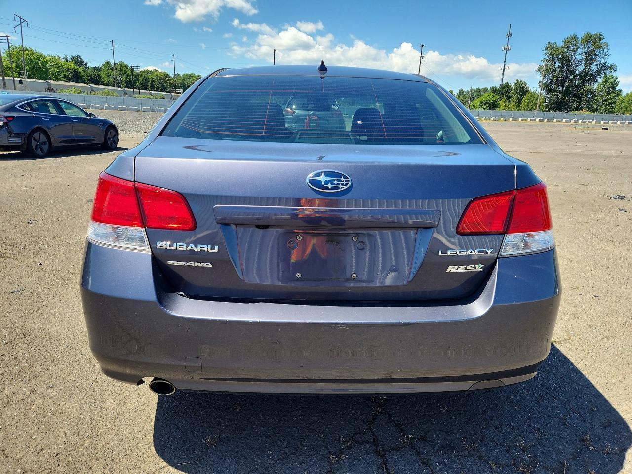 2014 Subaru Legacy 2.5I Premium - Image 6