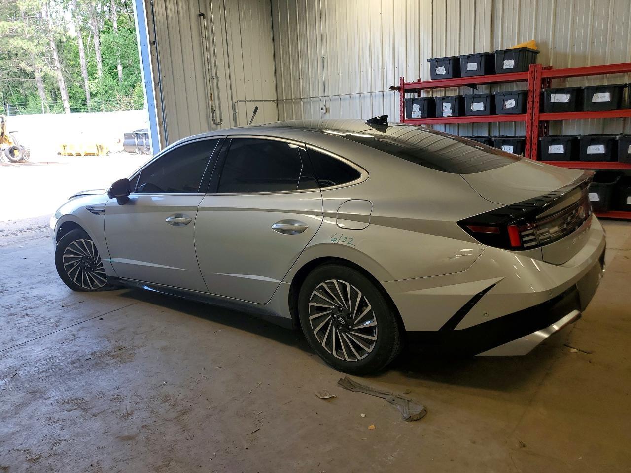 2024 Hyundai Sonata Hybrid Limited - Image 2