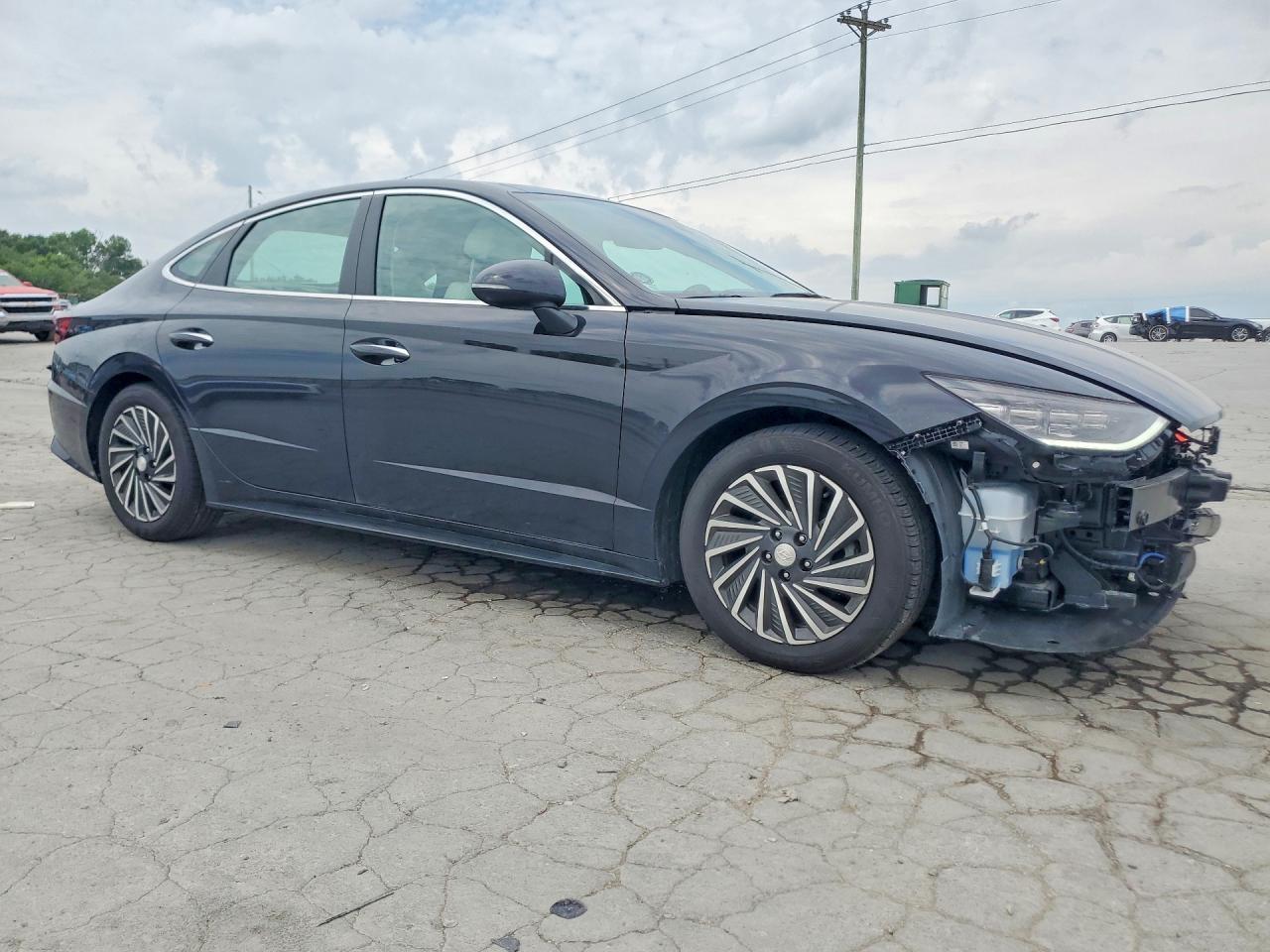 2023 Hyundai Sonata Hybrid Limited - Image 4