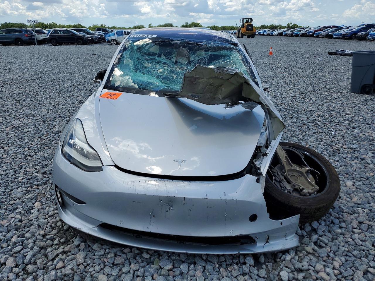 2018 Tesla Model 3 - Фото 5