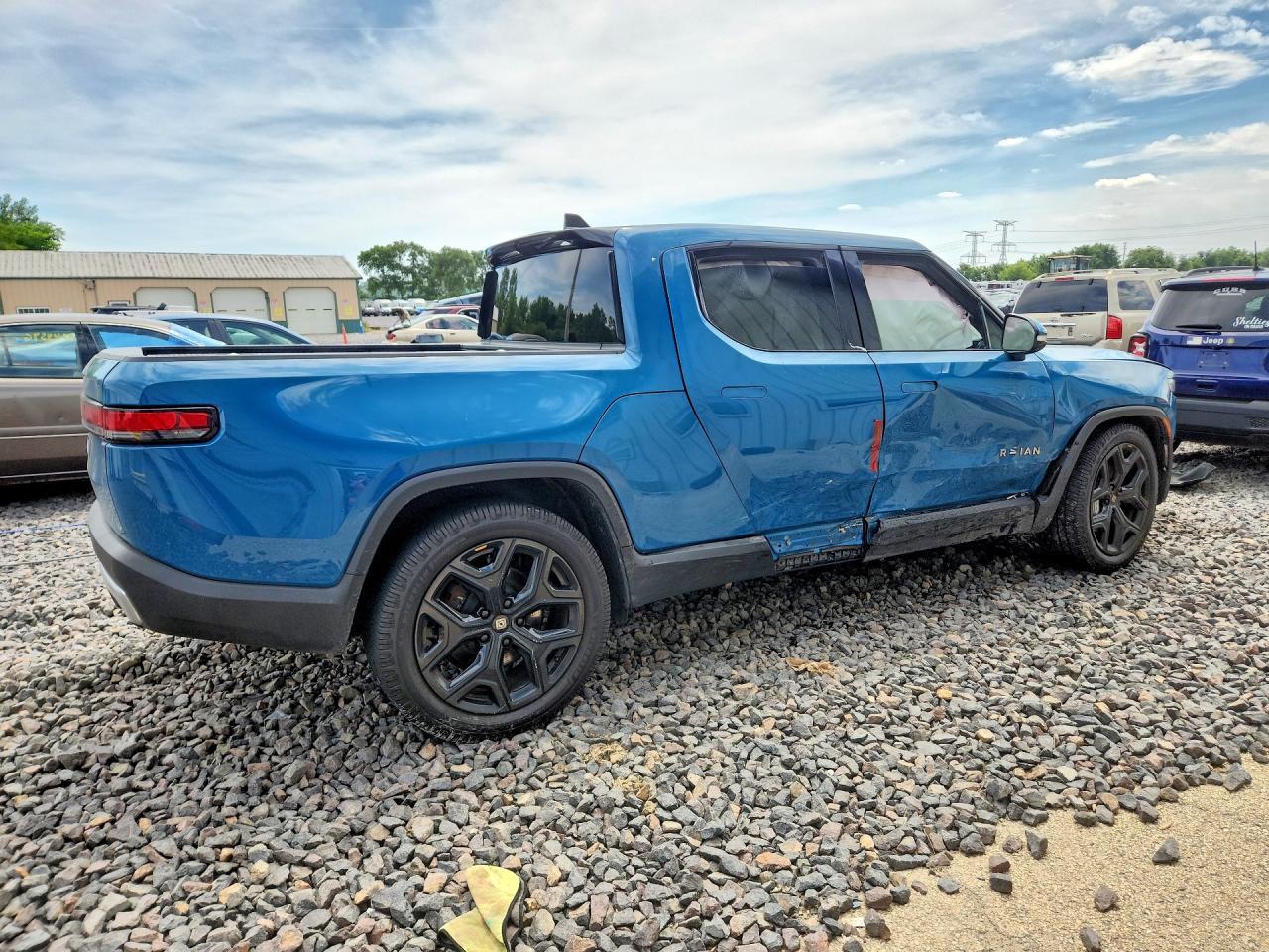 2023 Rivian R1T Adventure - Фото 3