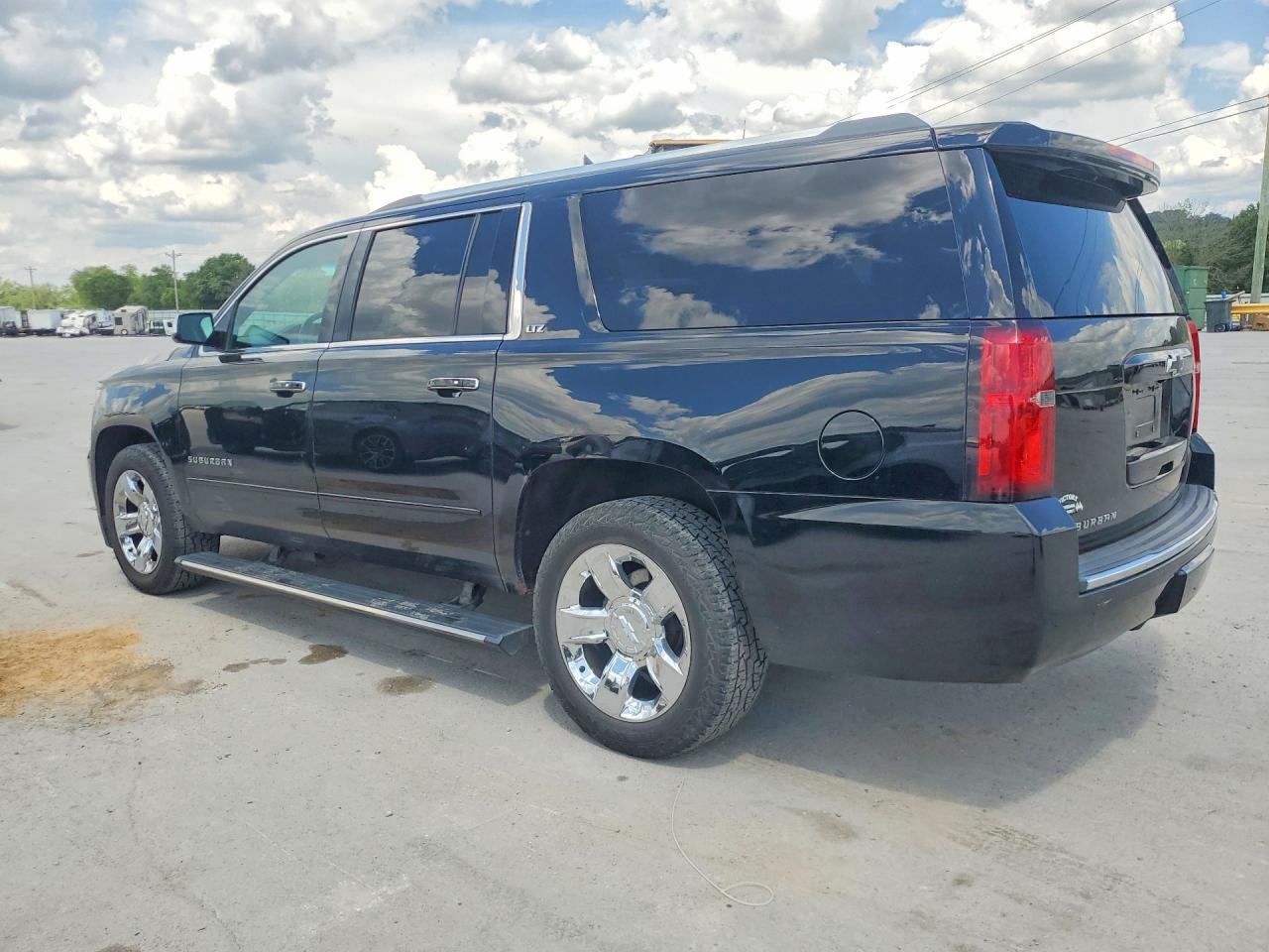 2015 Chevrolet Suburban K1500 Ltz - Фото 2