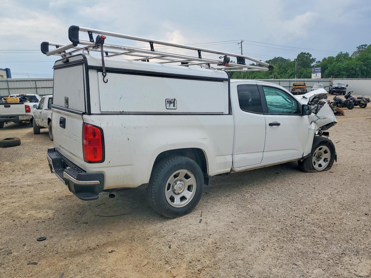 2021 Chevrolet Colorado - Фото 3