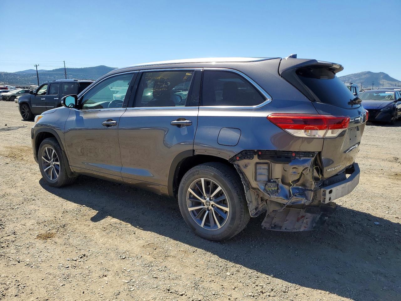 2018 Toyota Highlander Xle - Image 2