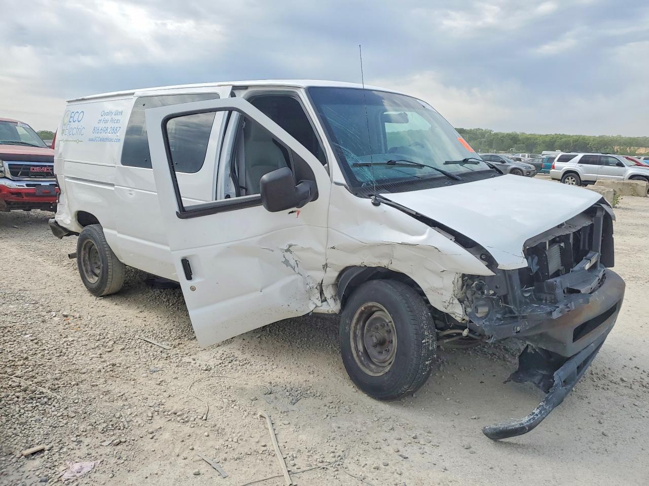 2013 Ford Econoline E150 Van - Image 4