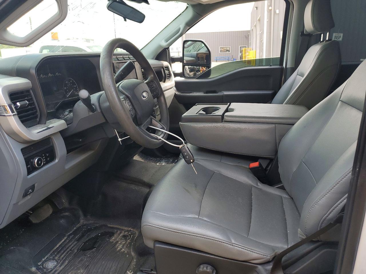 2023 Ford F350 Super Duty - Image 5