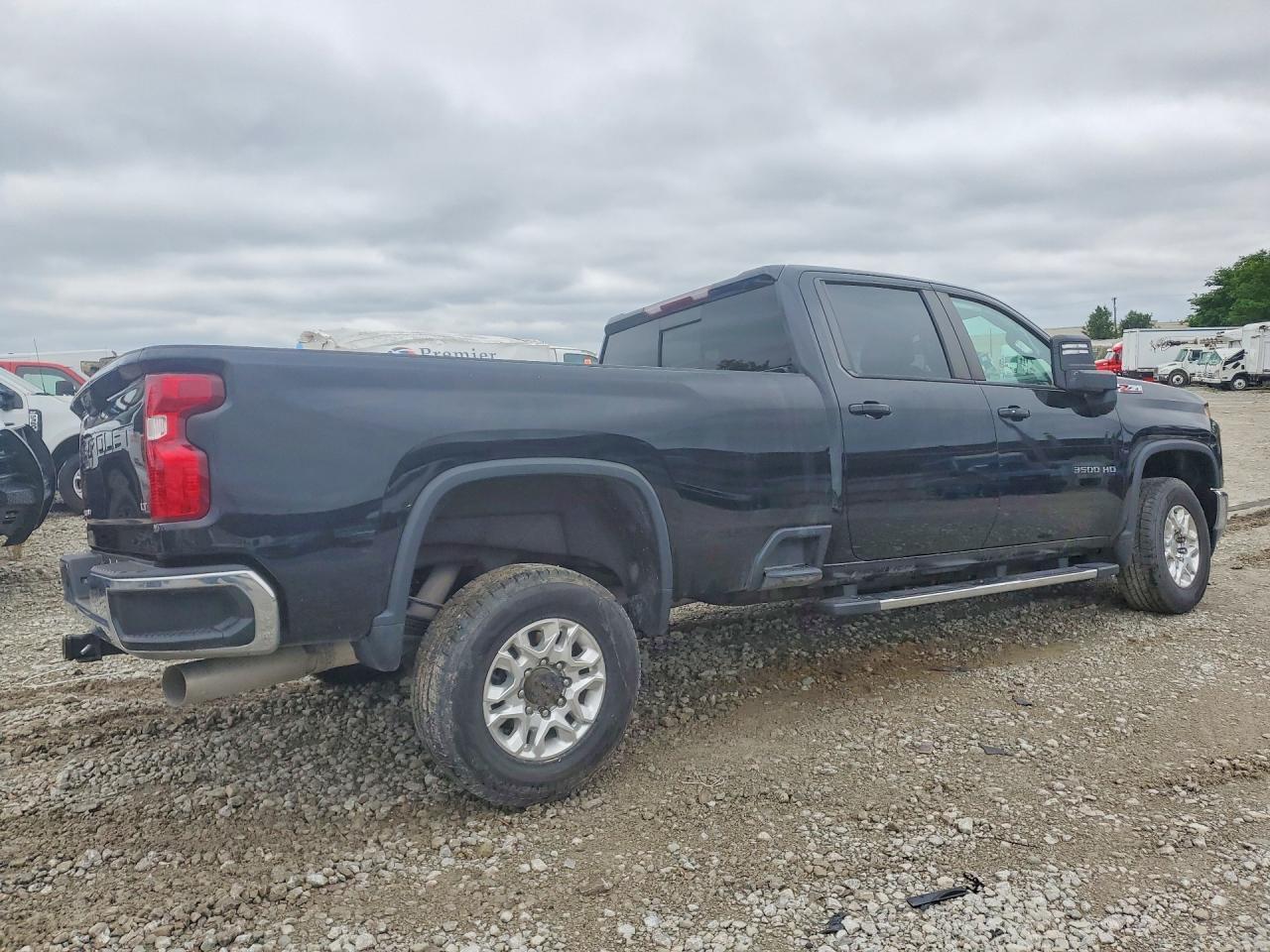 2022 Chevrolet Silverado K3500 Lt - Фото 3