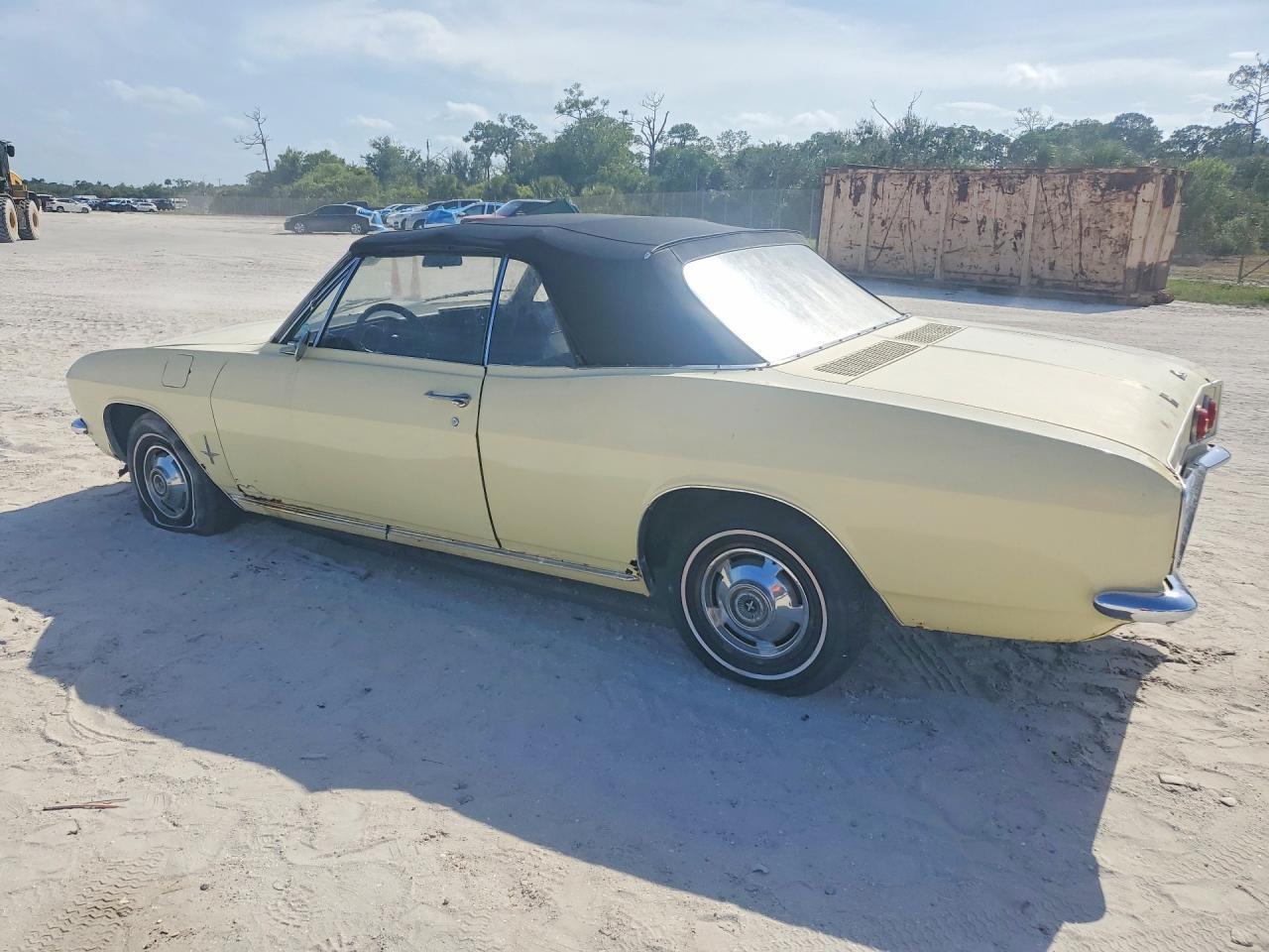 1966 Chevrolet Corvaire - Фото 2