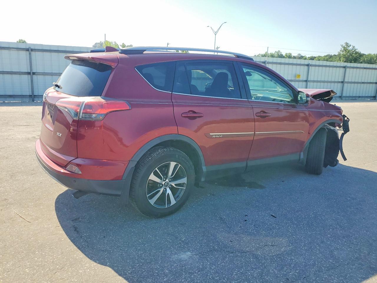 2018 Toyota Rav4 Xle - Image 3