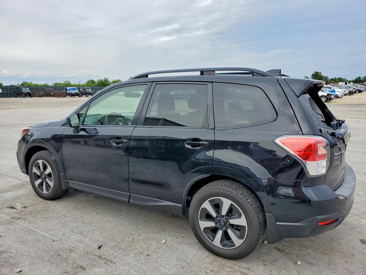 2018 Subaru Forester 2.5I Premium - Фото 2