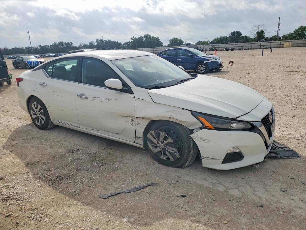 2022 Nissan Altima S - Image 4