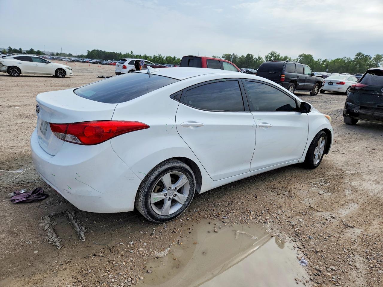 2013 Hyundai Elantra Gls - Image 3