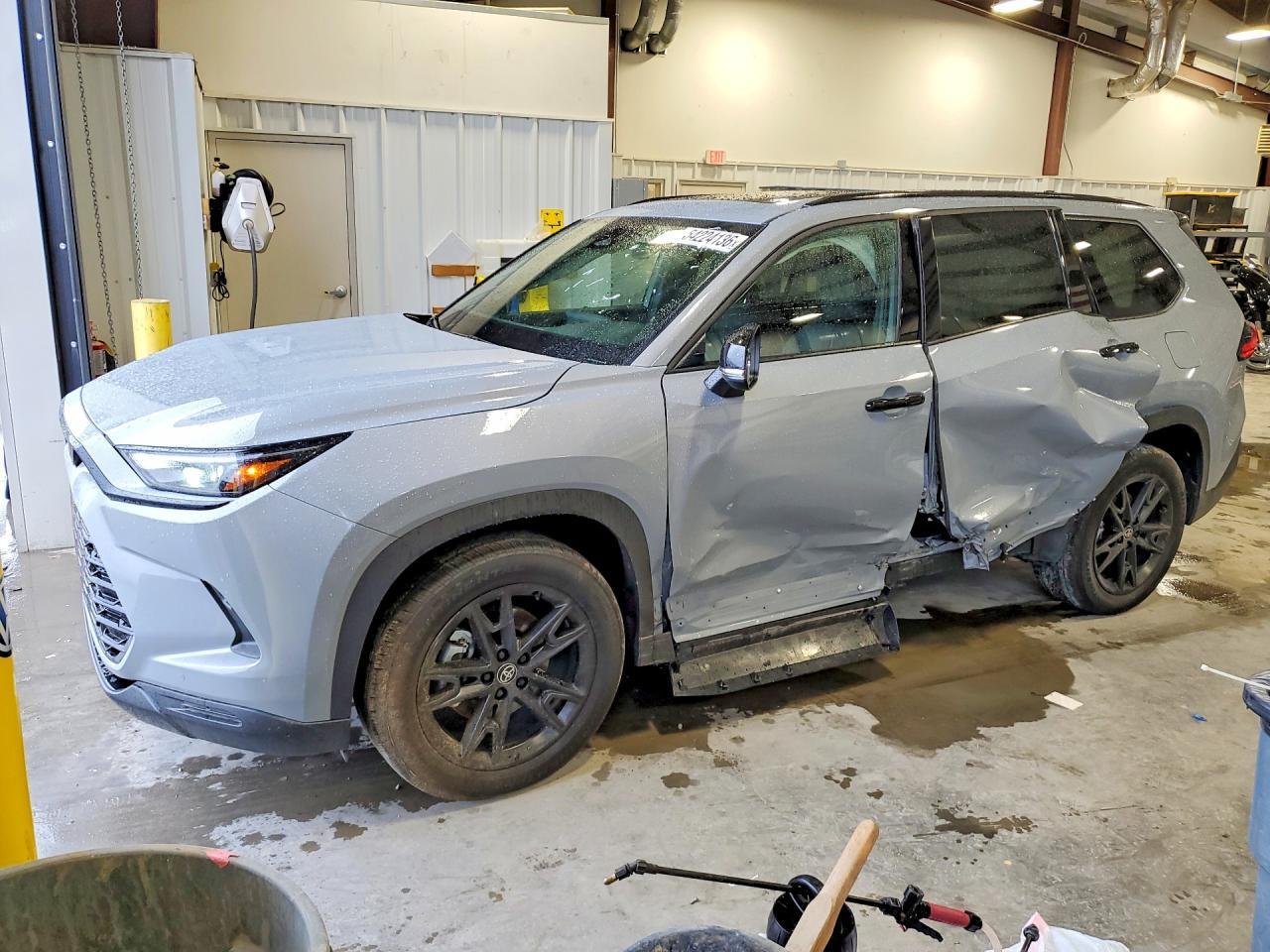 2025 Toyota Grand Highlander Hybrid Nightshade