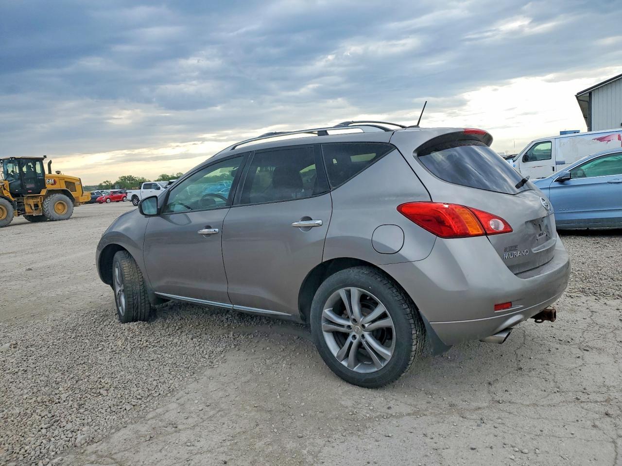 2010 Nissan Murano S - Фото 2
