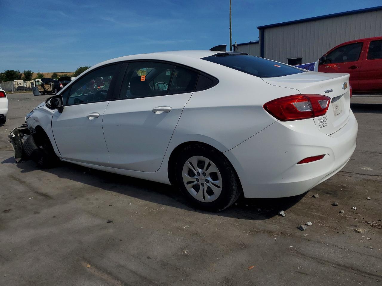 2019 Chevrolet Cruze Ls - Фото 2
