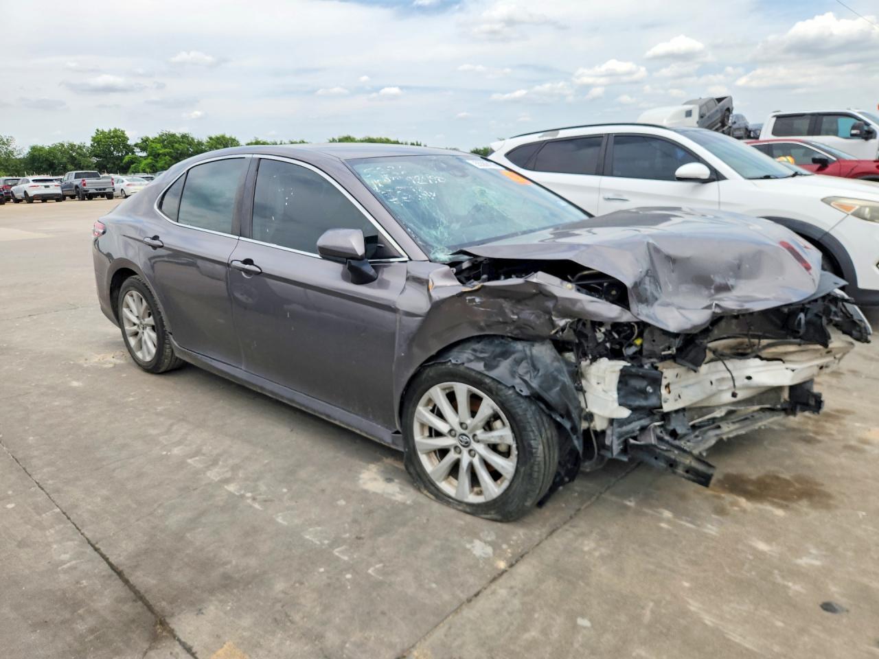 2019 Toyota Camry Le - Image 4