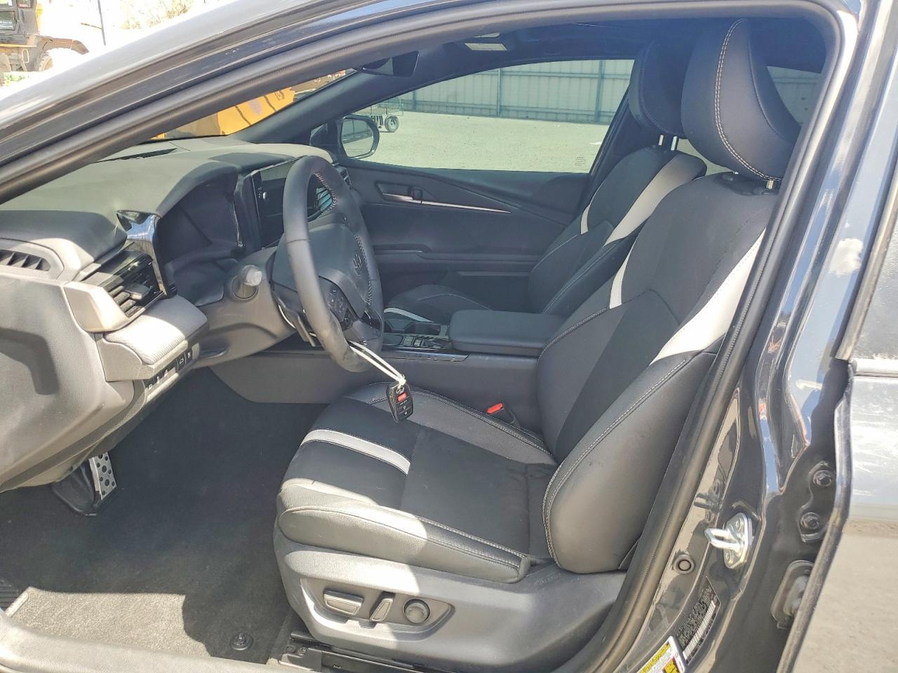 2025 Toyota Camry Se - Фото 7
