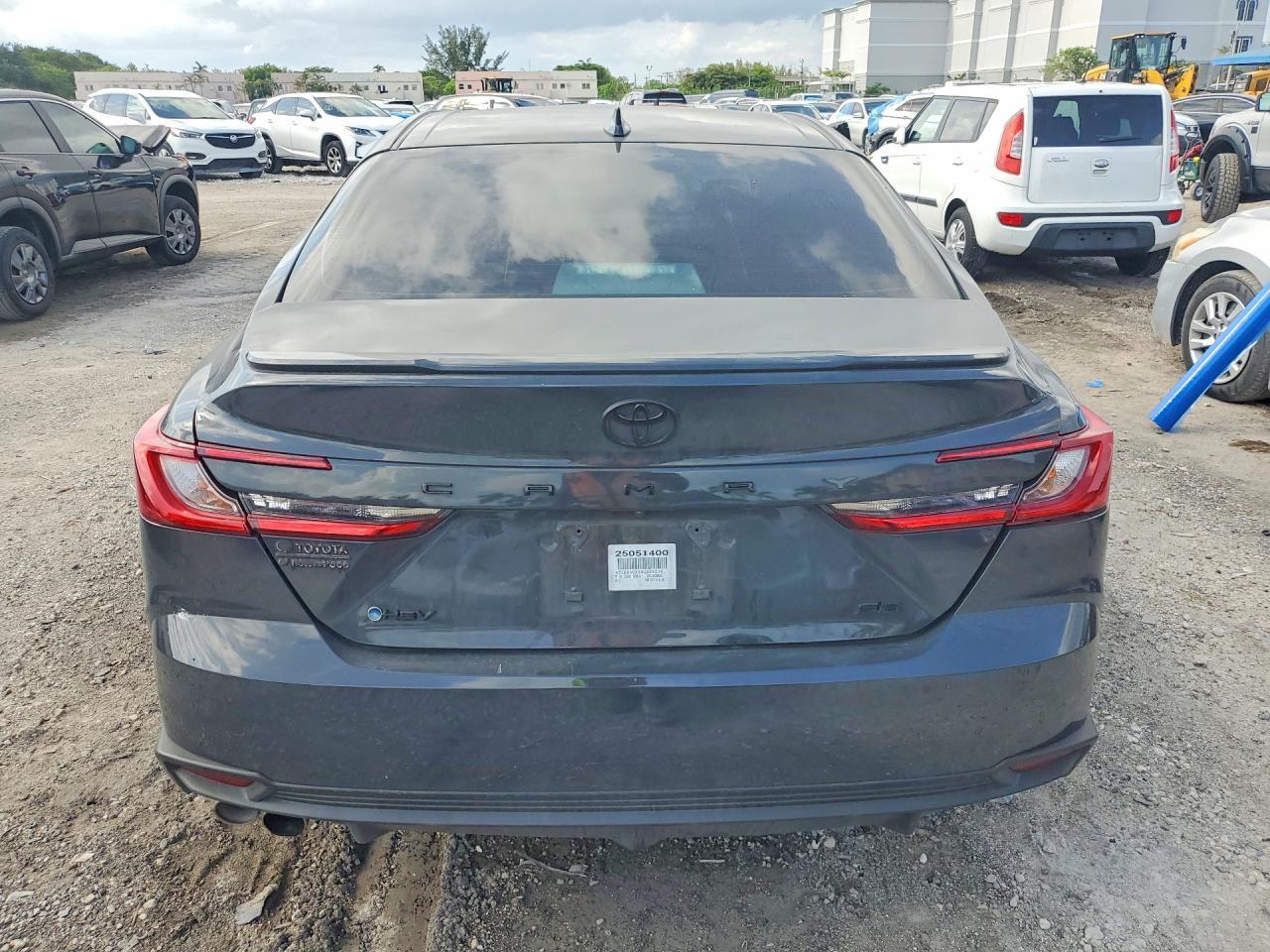 2025 Toyota Camry Se - Фото 6