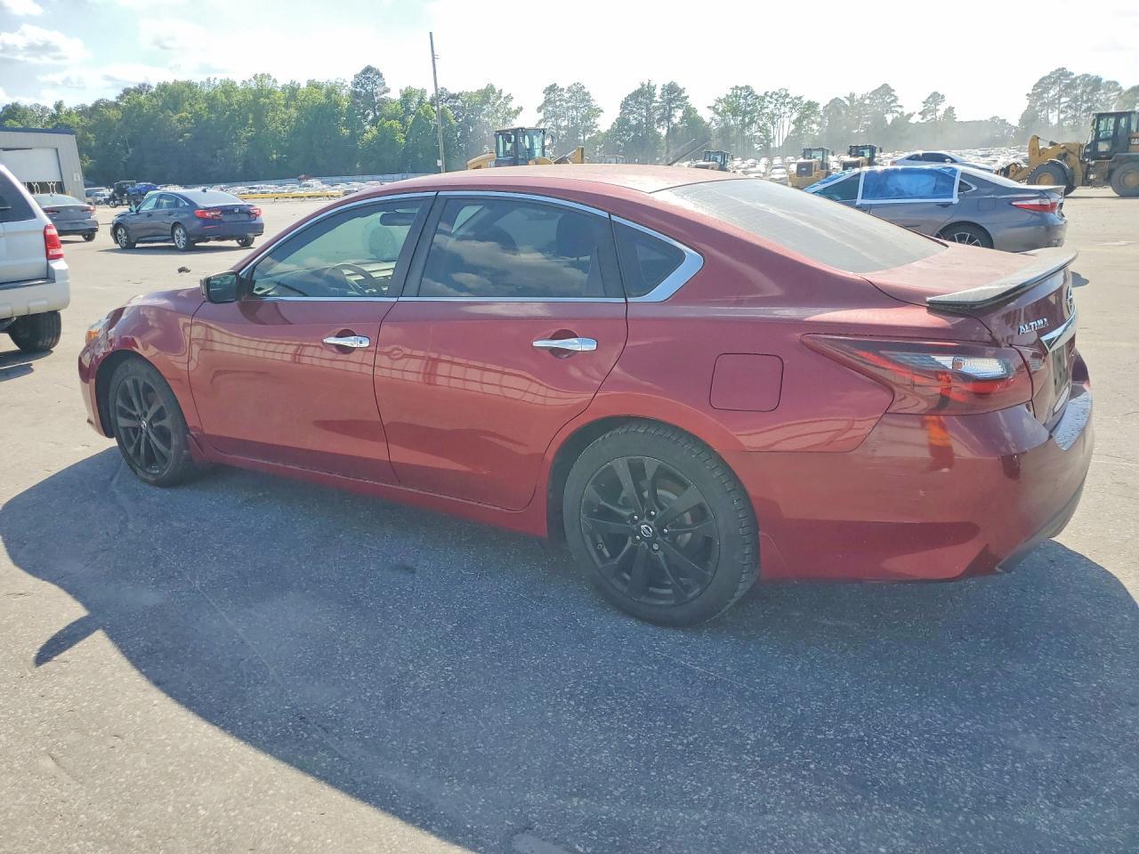 2019 Nissan Altima - Фото 2