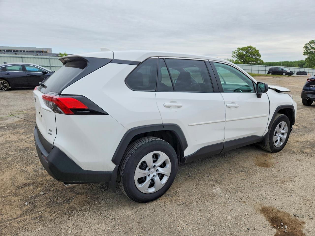 2024 Toyota Rav4 Le - Фото 3
