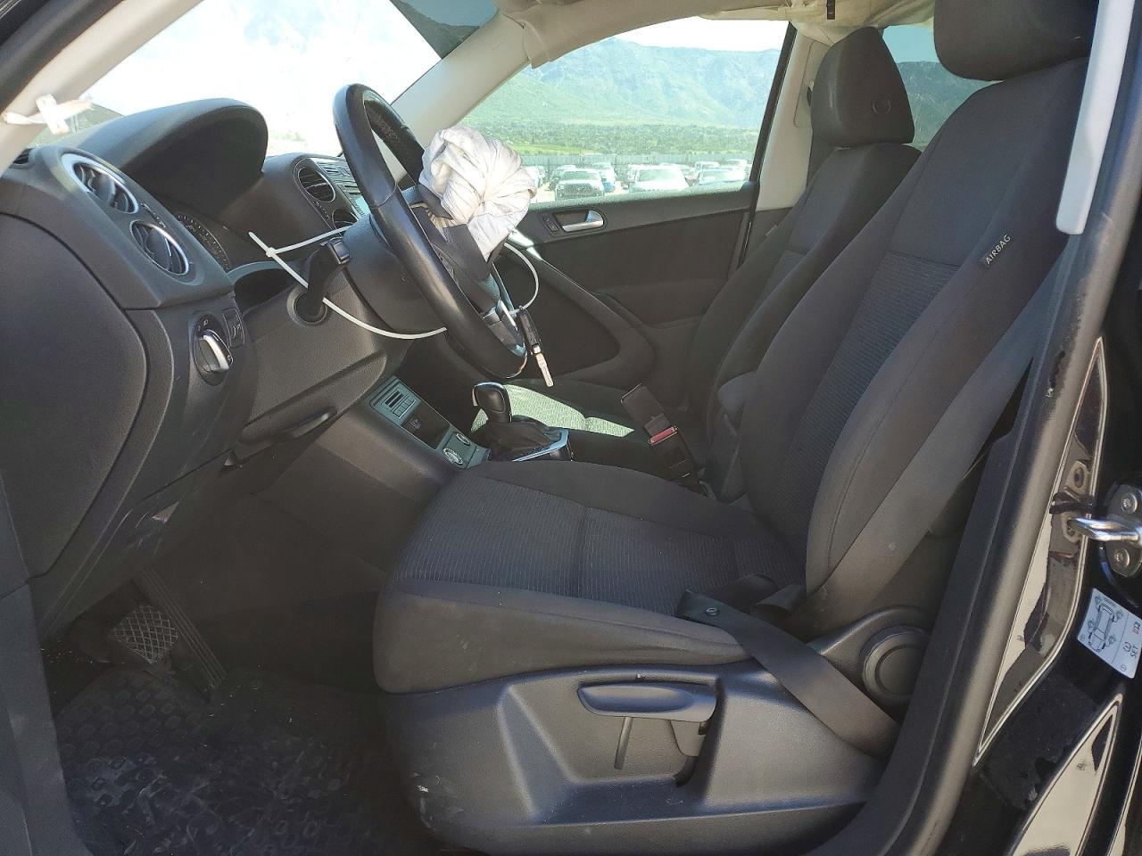 2017 Volkswagen Tiguan S - Image 7
