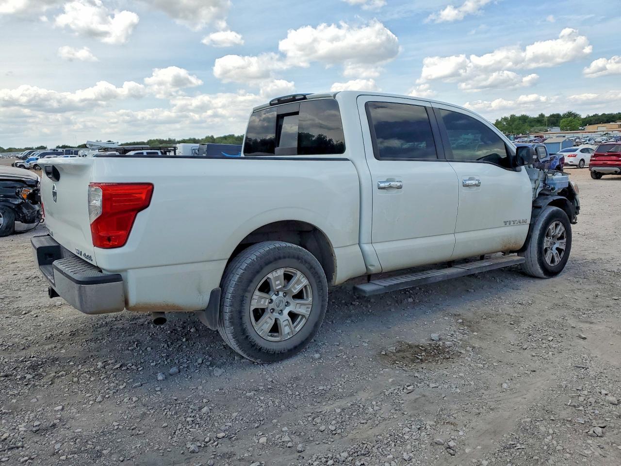 2017 Nissan Titan S - Фото 3