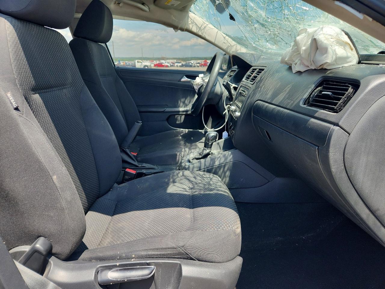 2014 Volkswagen Jetta Base - Image 7