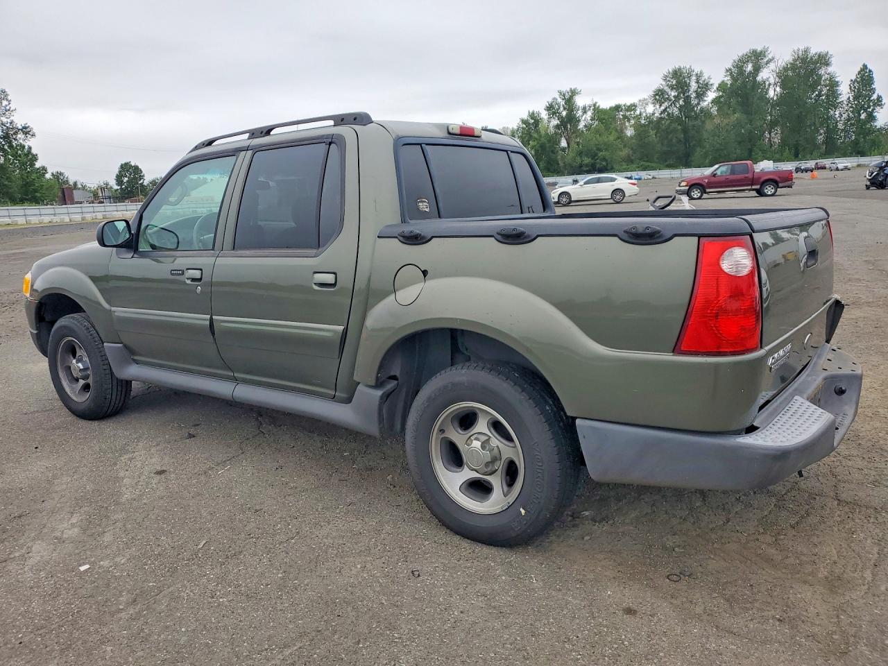 2004 Ford Explorer Sport Trac - Фото 2