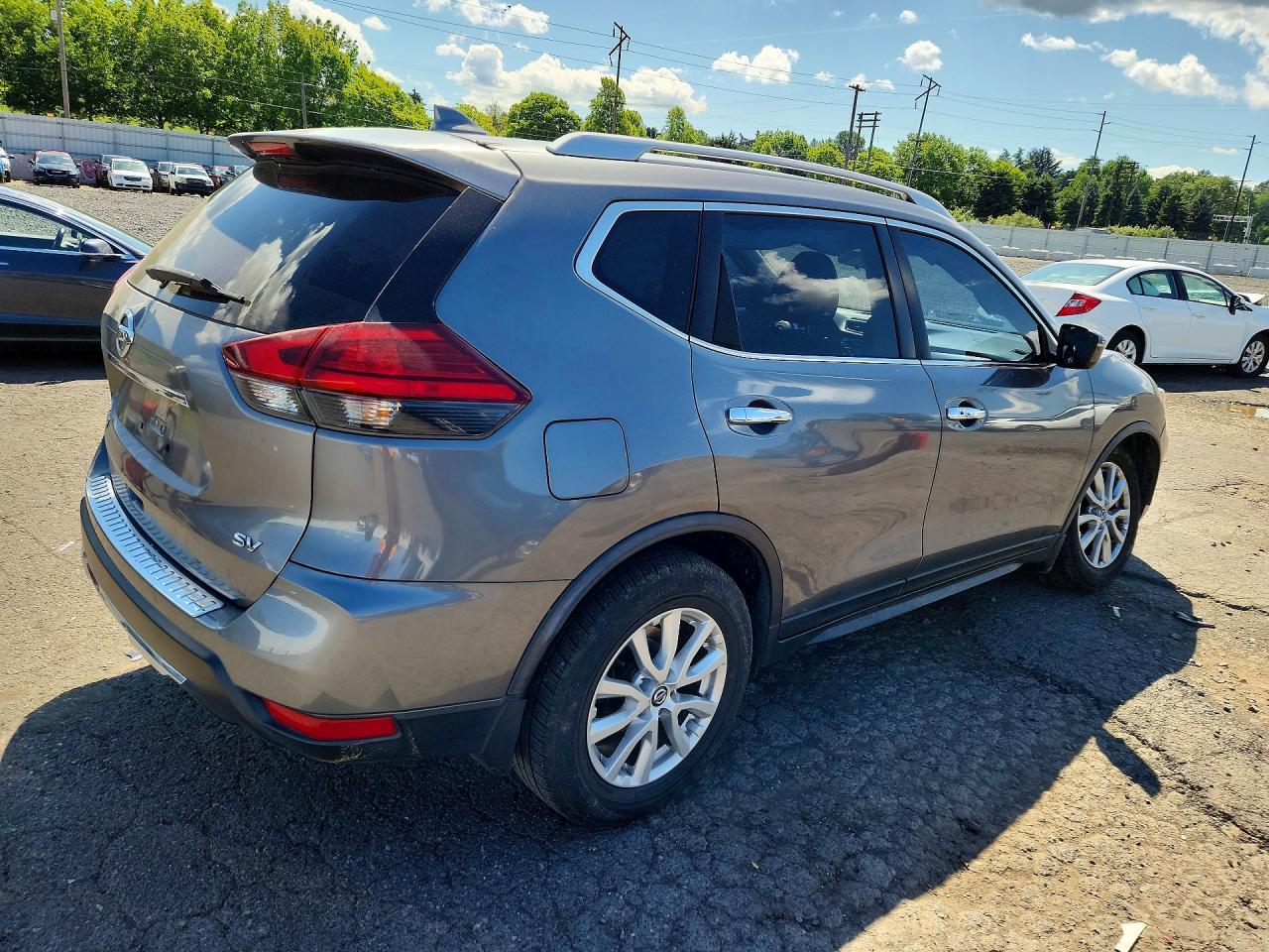 2017 Nissan Rogue Sv - Image 3