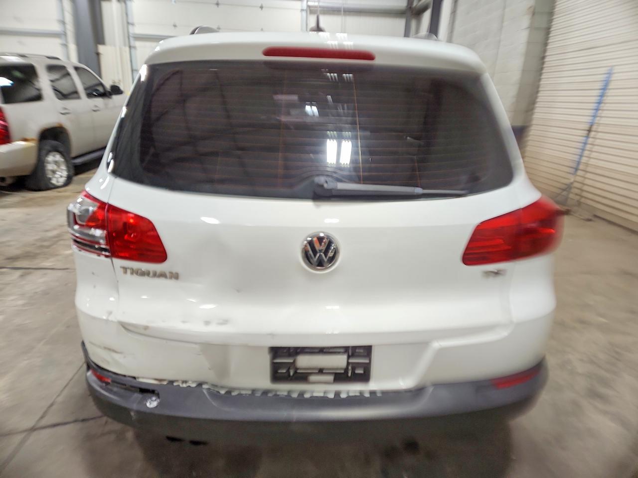 2017 Volkswagen Tiguan S - Image 6