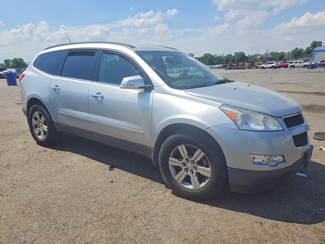 2012 Chevrolet Traverse - Image 4