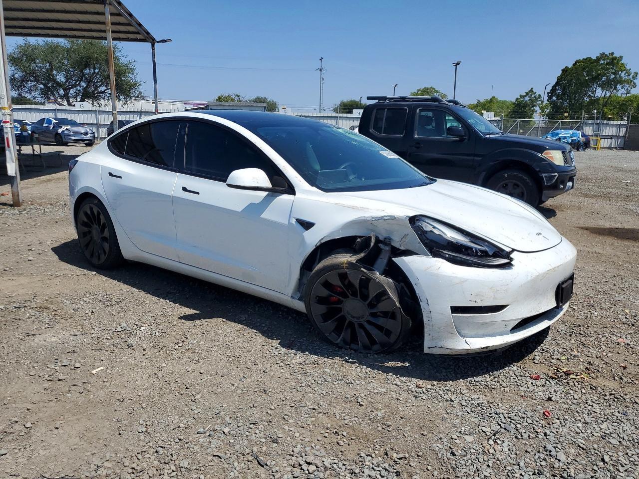 2023 Tesla Model 3 - Фото 4