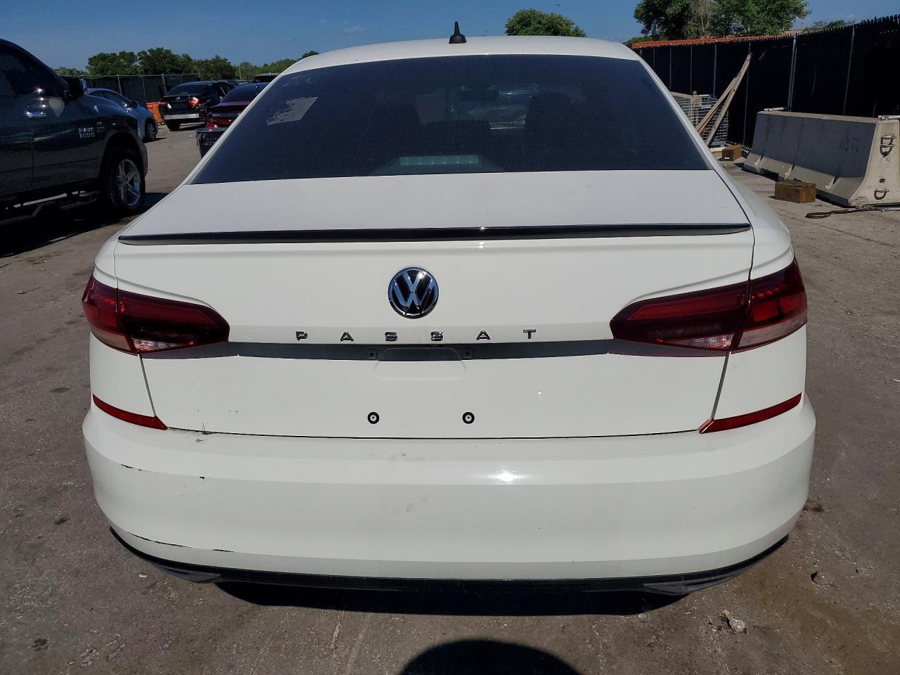 2020 Volkswagen Passat R-Line - Фото 6