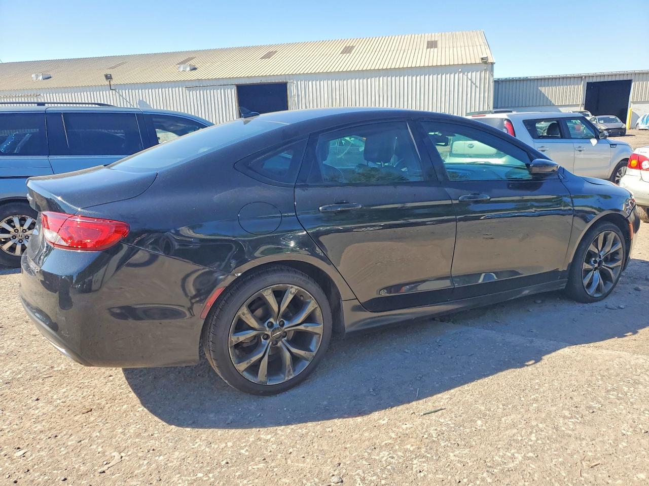2015 Chrysler 200 S - Фото 3