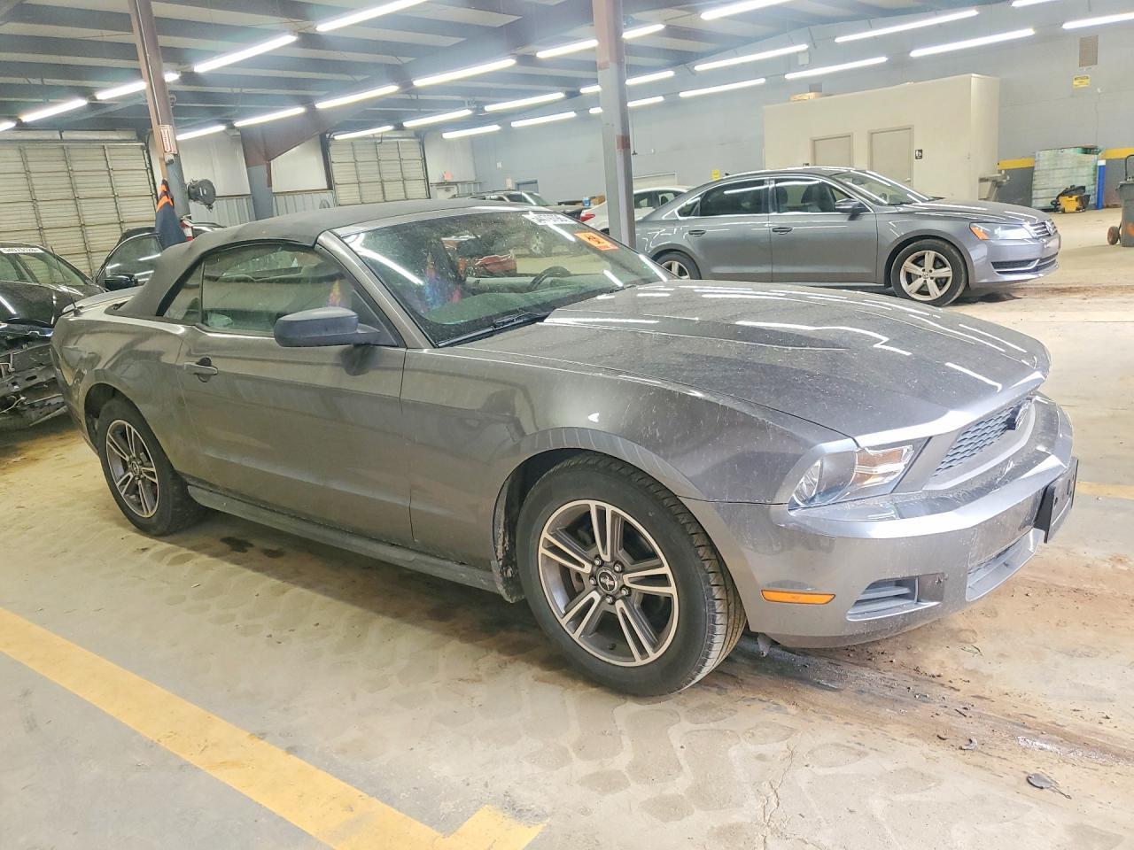 2010 Ford Mustang - Фото 4