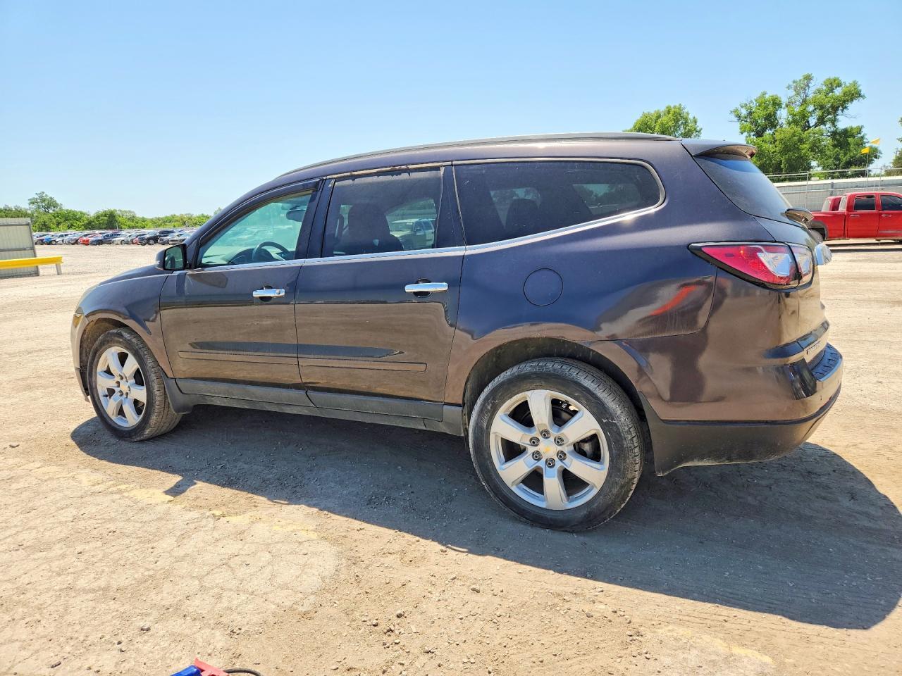 2017 Chevrolet Traverse Lt - Фото 2