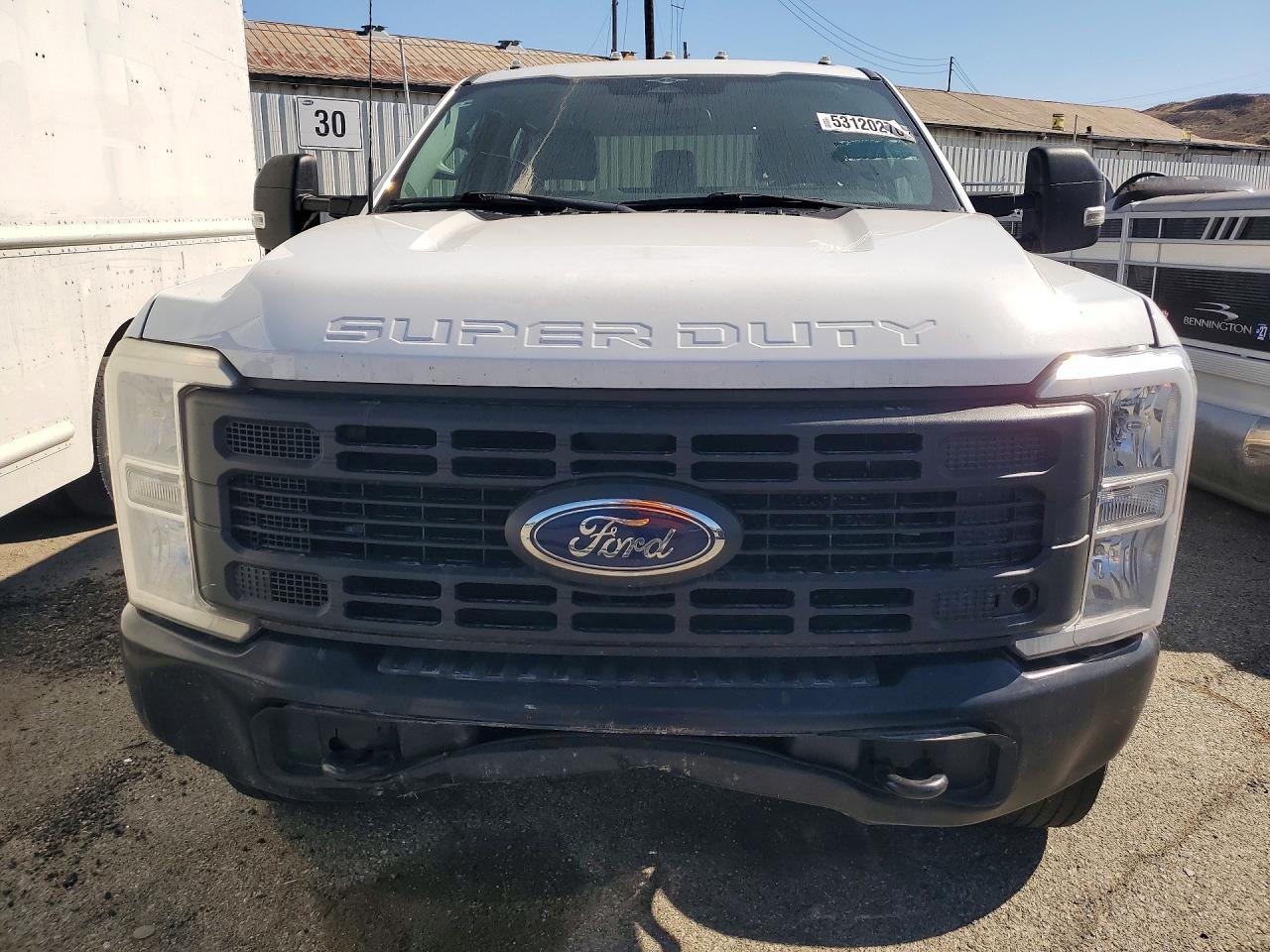 2023 Ford F350 Super Duty - Фото 5