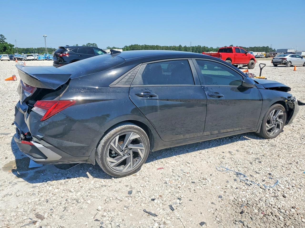 2025 Hyundai Elantra Hybrid Sel Sport - Image 3