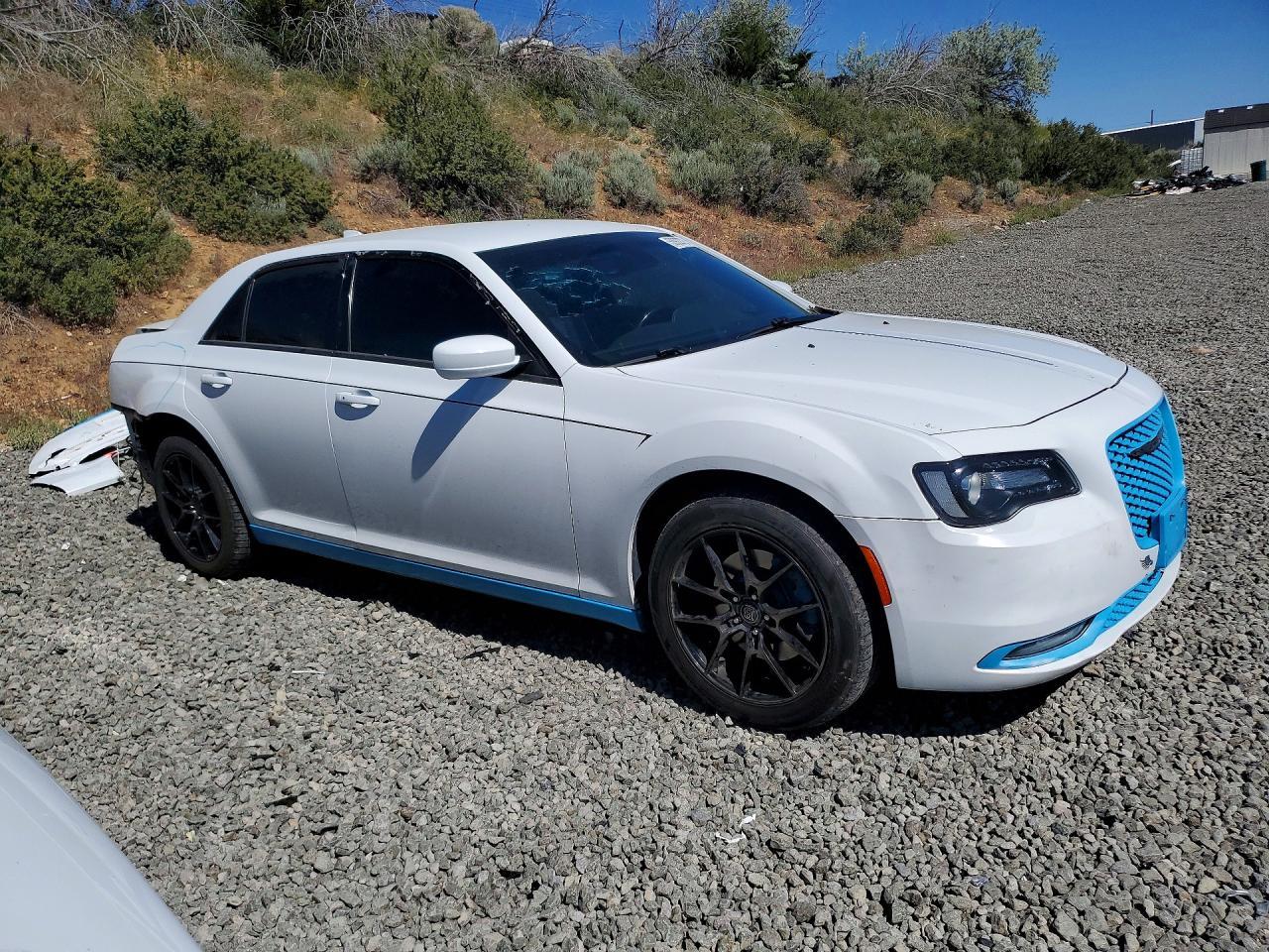 2019 Chrysler 300 S - Image 4