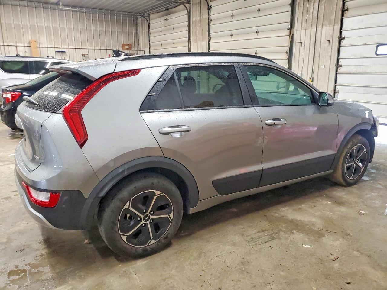 2025 Kia Niro Ex - Image 3