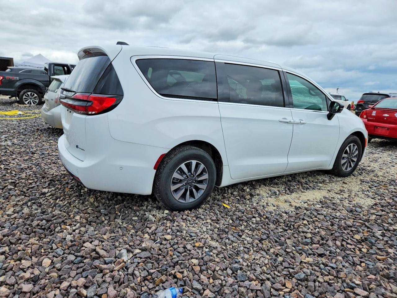 2025 Chrysler Pacifica Hybrid Select - Фото 3