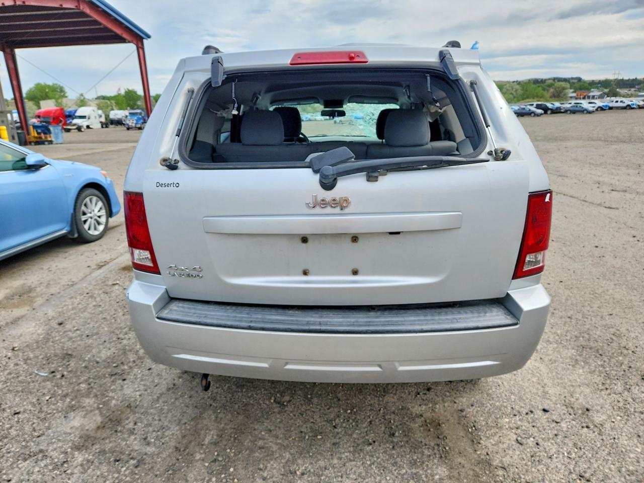 2007 Jeep Grand Cherokee Laredo - Image 6