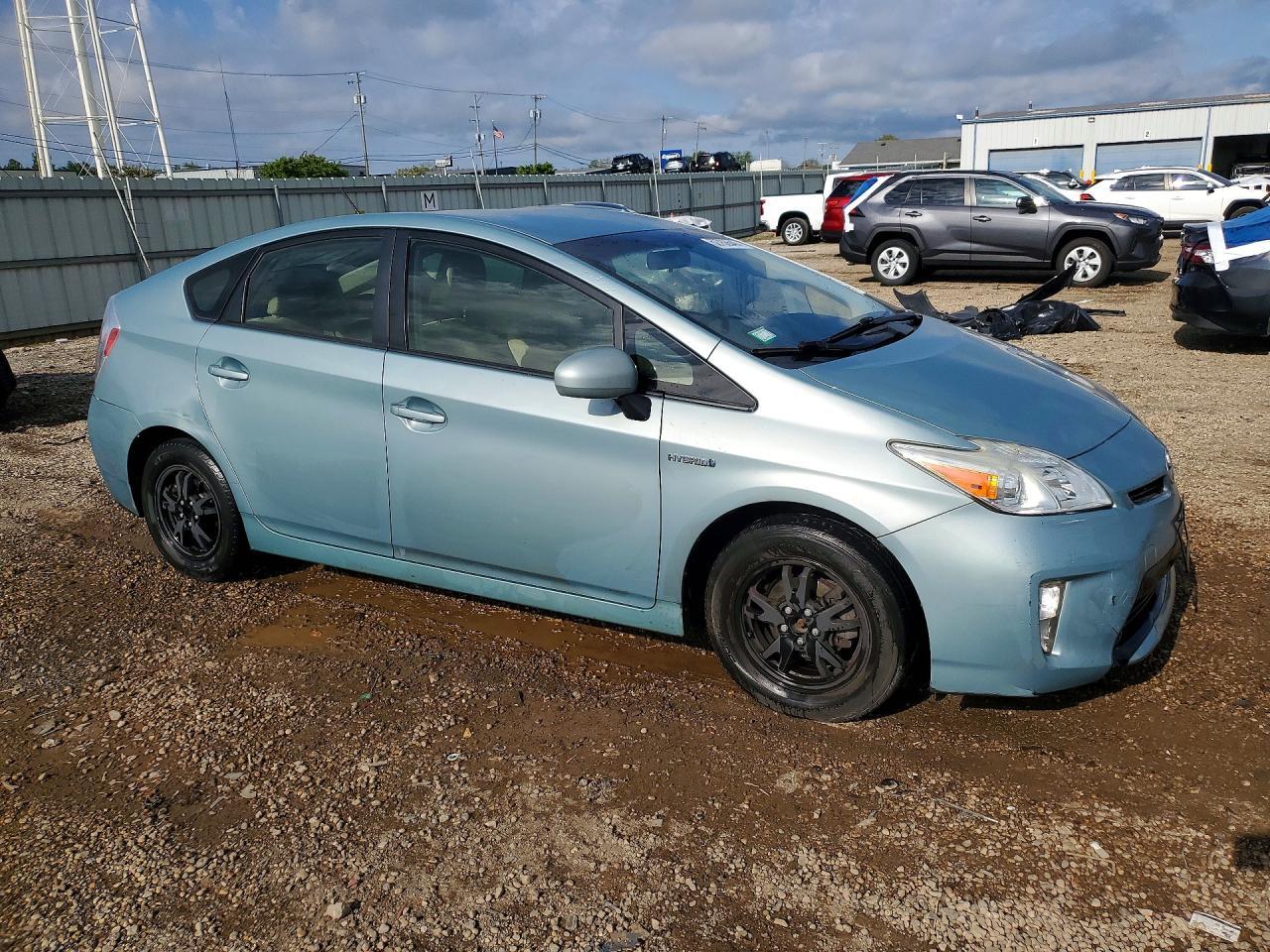 2014 Toyota Prius Two - Фото 4