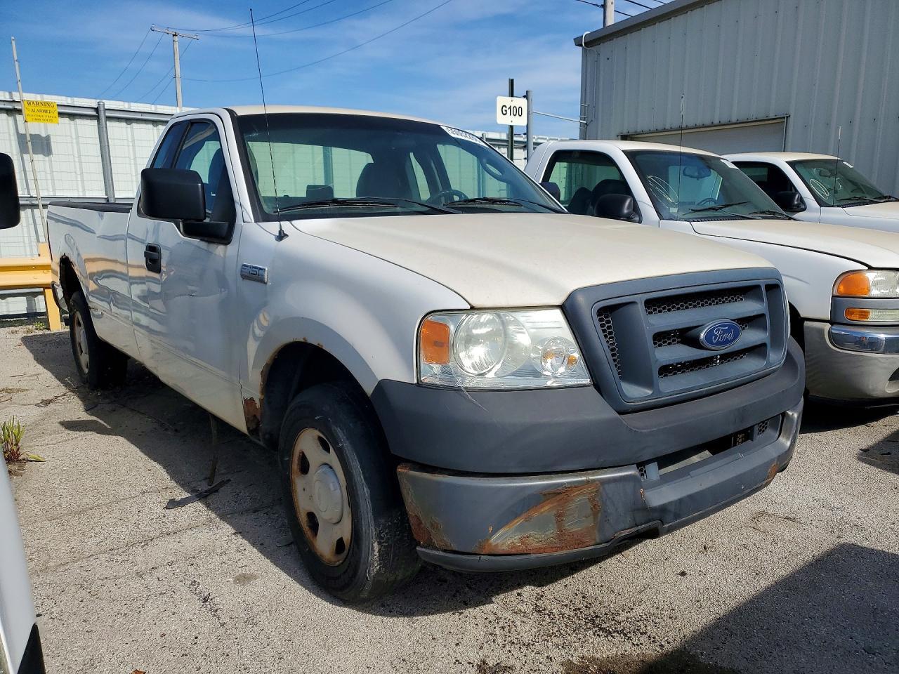 2005 Ford F150 - Image 4