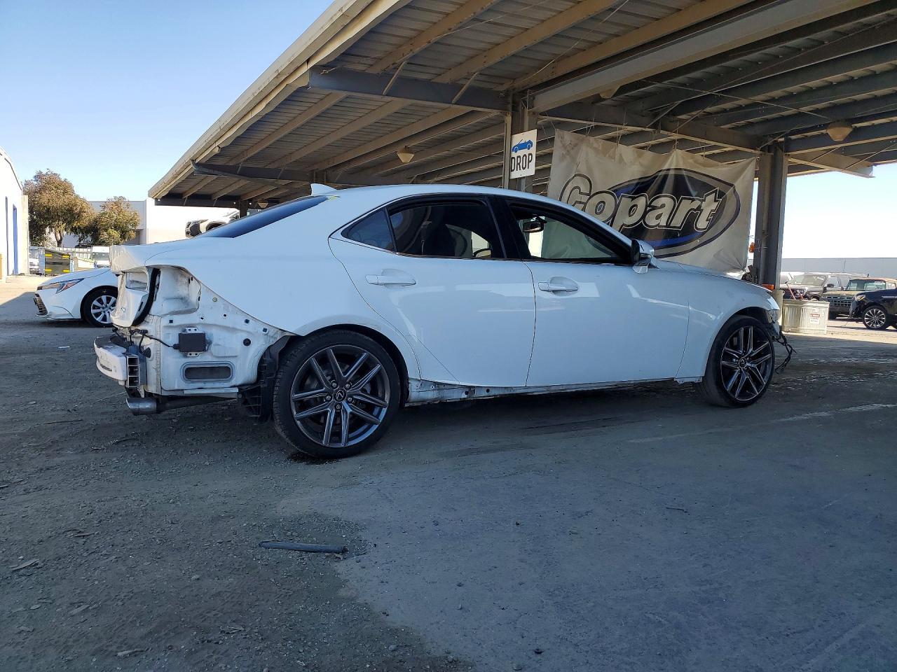 2016 Lexus Is 200T - Фото 3