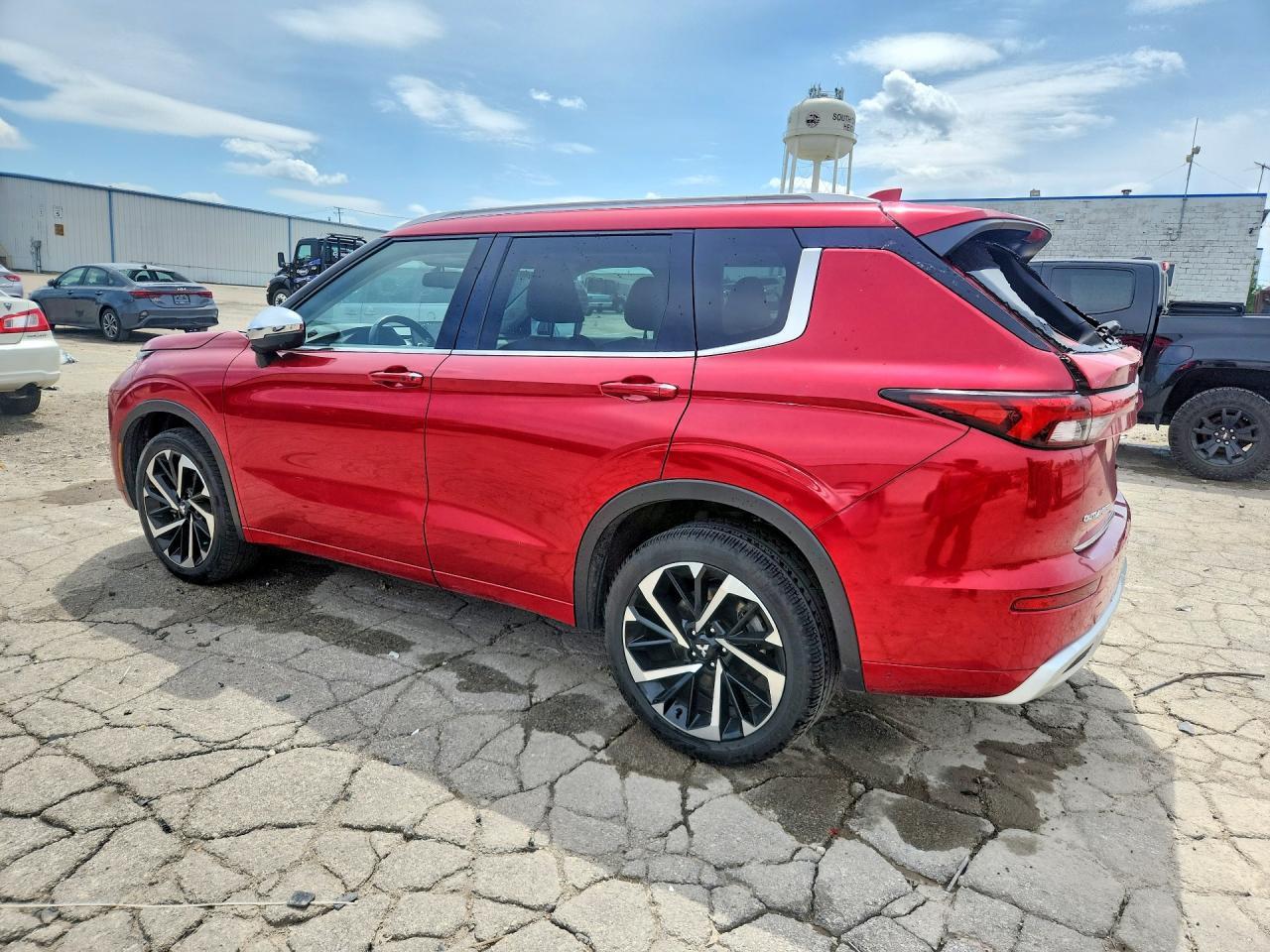 2023 Mitsubishi Outlander Sel - Image 2