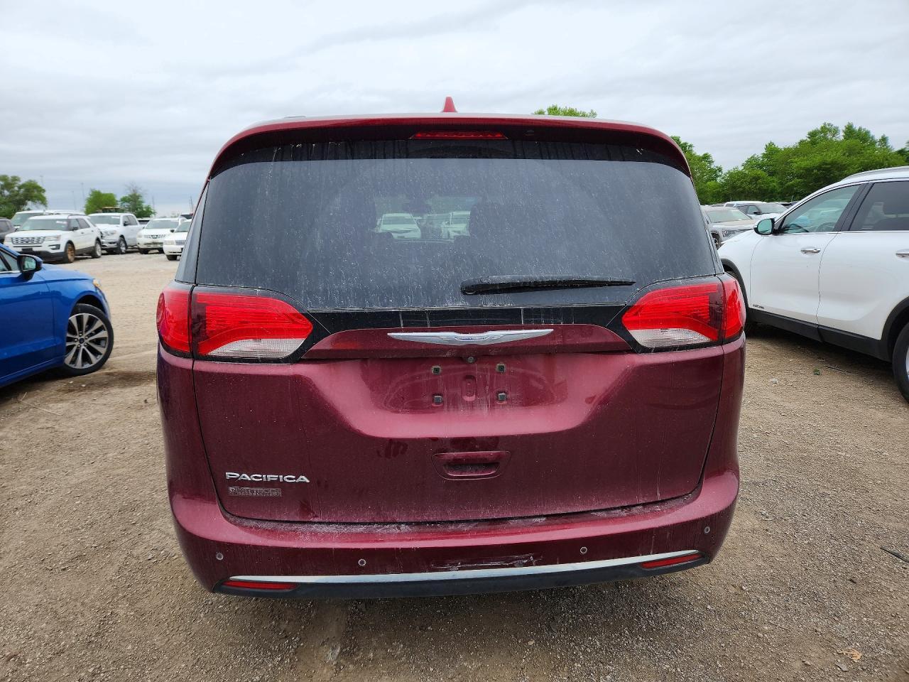 2017 Chrysler Pacifica Touring L - Image 6