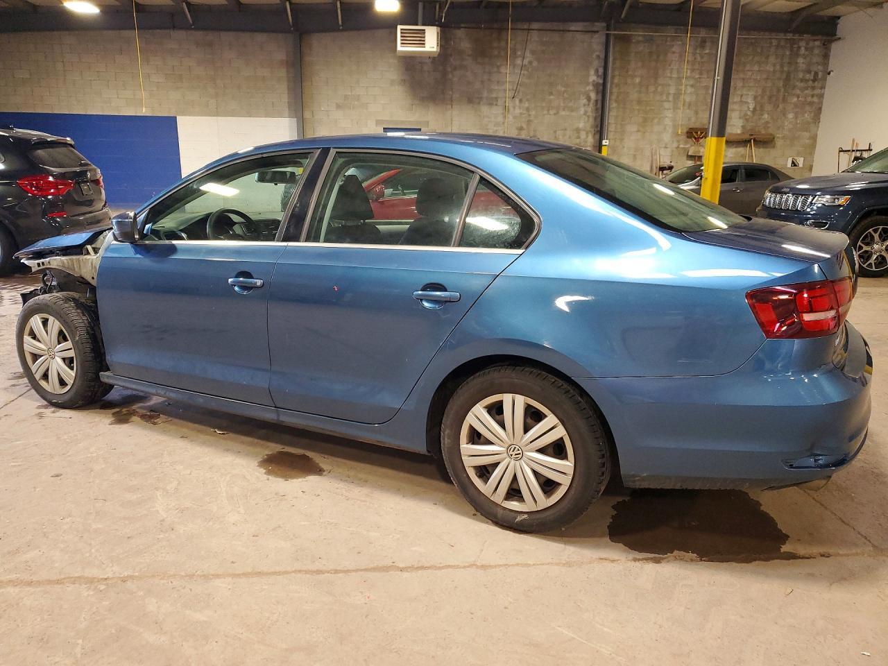 2017 Volkswagen Jetta S - Фото 2